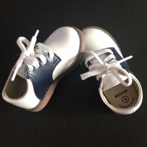 Footmates saddle shoes